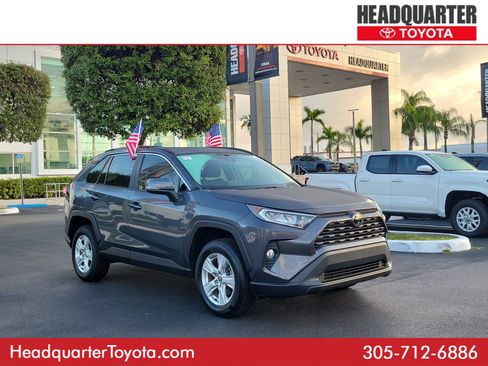 Used 2021 Toyota RAV4 XLE image 1