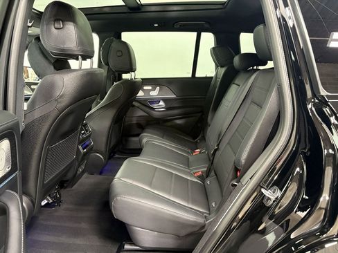 Used 2025 Mercedes-Benz GLS 580 4MATIC image 26