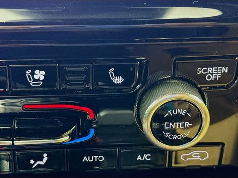 Used 2024 Jeep Grand Cherokee Summit image 21