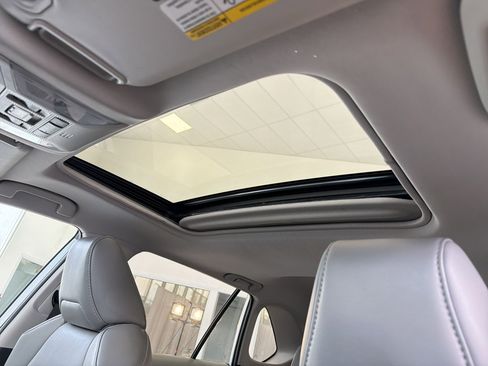 Used 2021 Toyota RAV4 XLE Premium FWD image 16