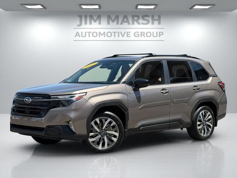 Used 2025 Subaru Forester Touring AWD/4WD image 2
