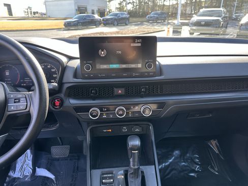 Used 2025 Honda CR-V LX image 25