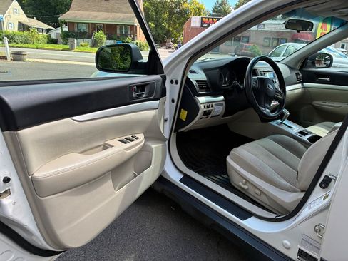 Used 2012 Subaru Outback 2.5i Premium w/ All-Weather Pkg AWD/4WD image 14