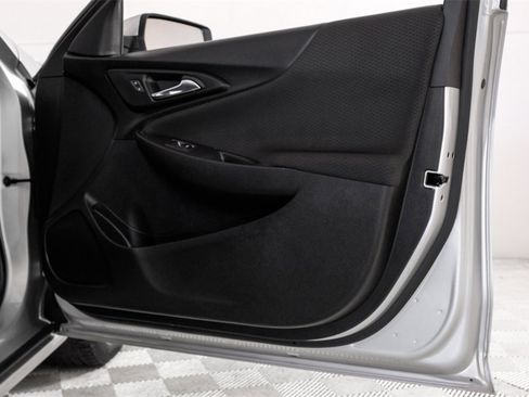 Used 2021 Chevrolet Malibu LT image 42