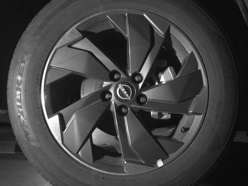 Used 2025 Nissan Rogue SV FWD image 13