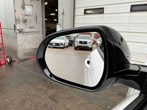 Used 2025 Buick Envista Sport Touring image 18