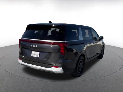 Used 2026 Kia Carnival FWD image 14