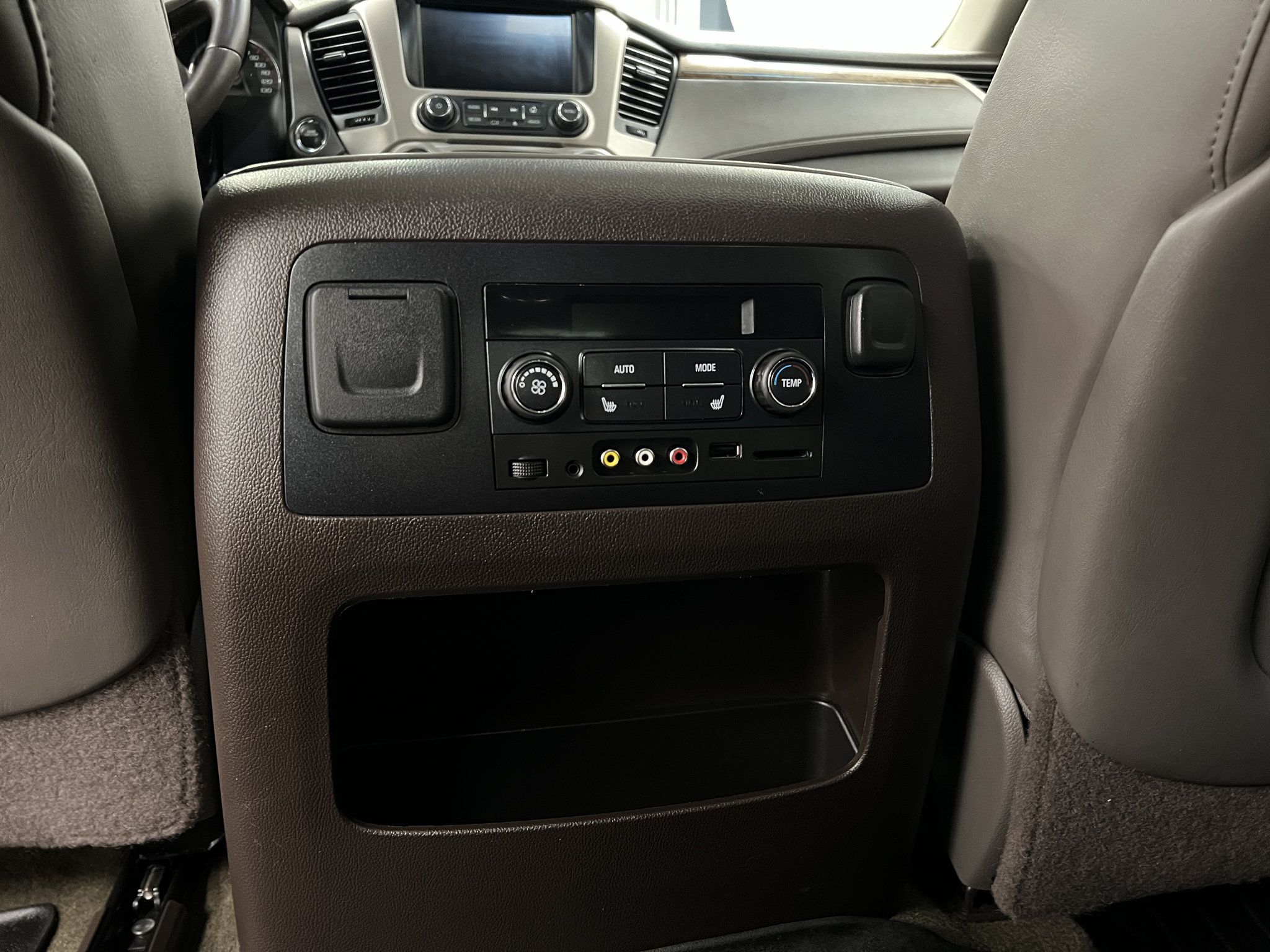 Used 2016 GMC Yukon XL Denali w/ Open Road Package AWD/4WD image 14