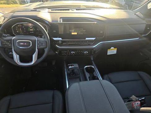 New 2026 GMC Sierra 1500 SLT image 12