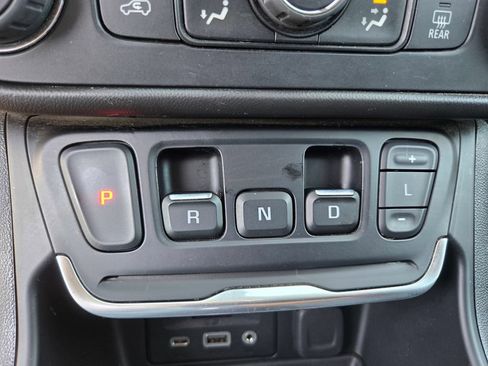 Used 2020 GMC Terrain SLT w/ Preferred Package AWD/4WD image 17