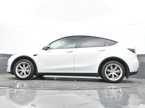 Used 2022 Tesla Model Y Long Range image 45