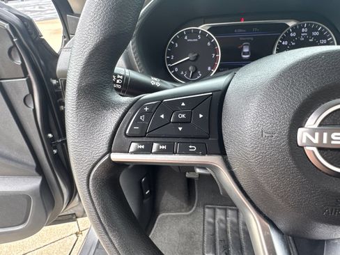 Used 2024 Nissan Sentra SV FWD image 19