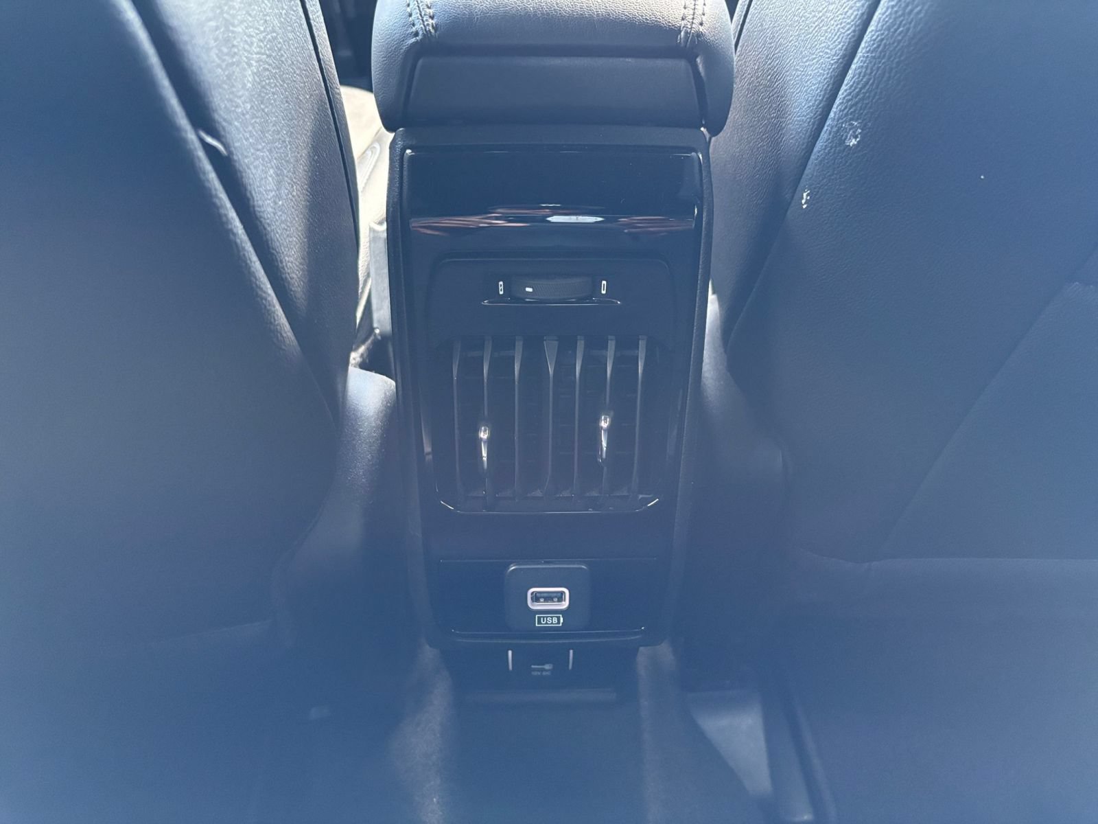 Used 2025 Jeep Compass Latitude AWD/4WD image 21