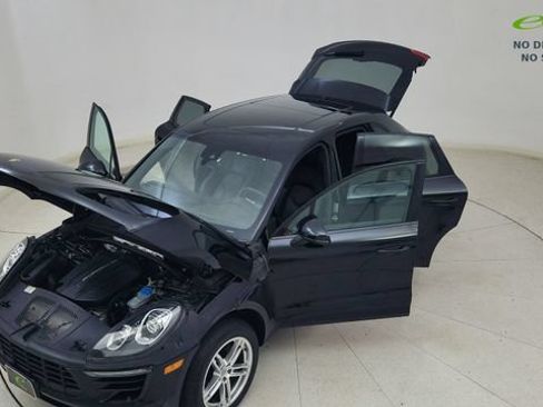 Used 2018 Porsche Macan AWD/4WD image 82