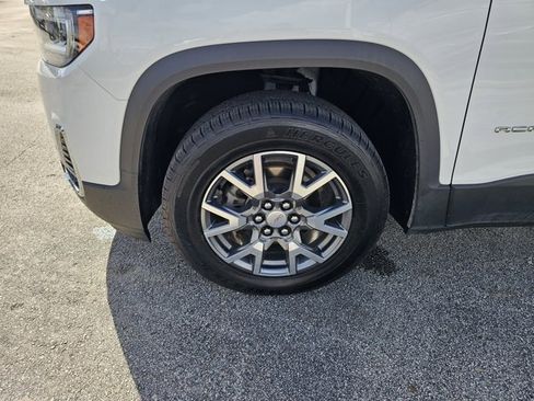 Used 2023 GMC Acadia SLT image 15