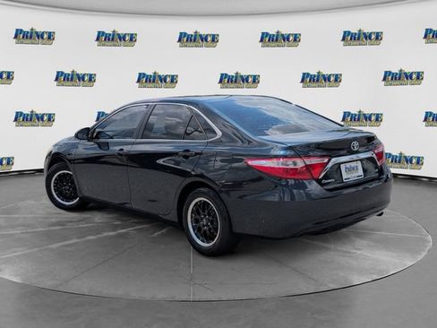 Used 2015 Toyota Camry LE FWD image 11