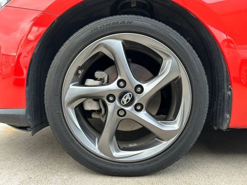 Used 2020 Hyundai Veloster 2.0 FWD image 25
