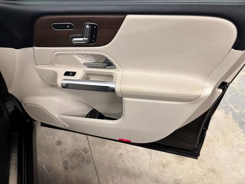 Certified 2023 Mercedes-Benz GLB 250 image 23
