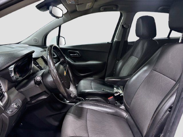 Used 2019 Chevrolet Trax LT w/ LT Convenience Package AWD/4WD image 18