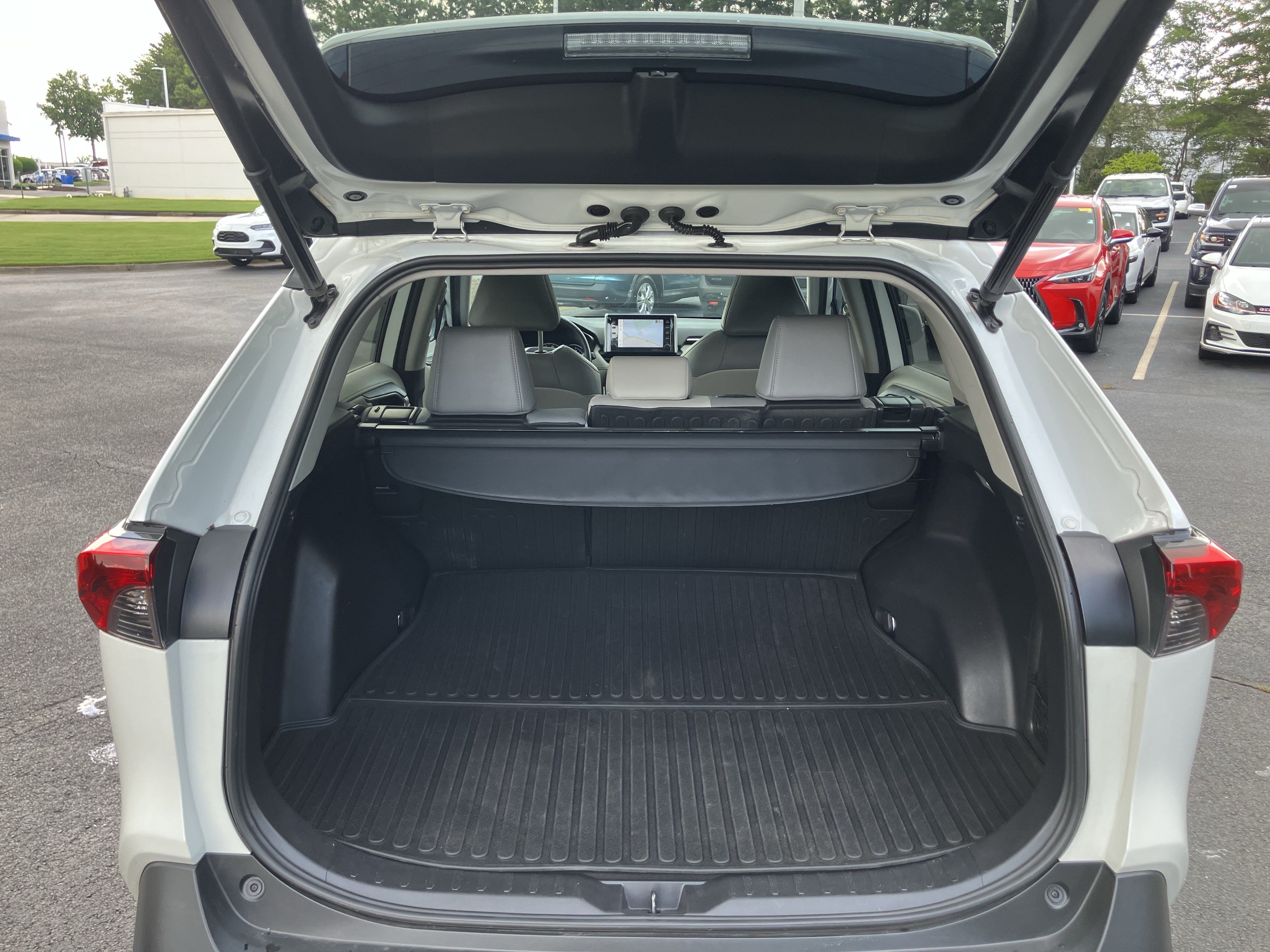 Used 2019 Toyota RAV4 Limited w/ Limited Grade Weather Package AWD/4WD image 33