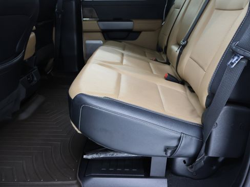 Used 2023 Ford F350 Lariat w/ FX4 Off-Road Package image 38