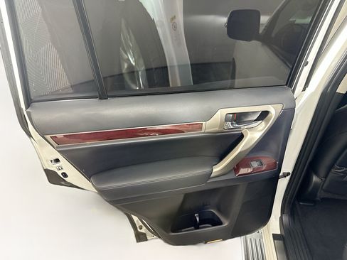 Used 2018 Lexus GX 460 Premium w/ Premium Package AWD/4WD image 28