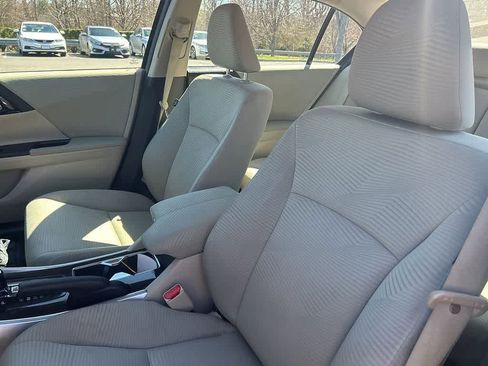 Used 2016 Honda Accord LX image 16