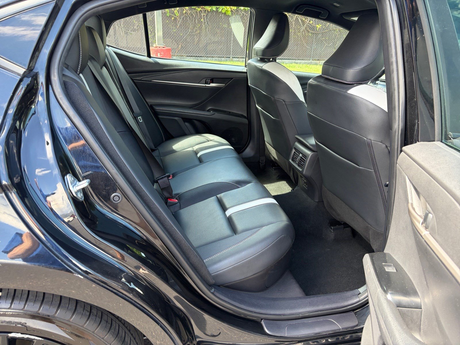 Used 2025 Toyota Camry SE FWD image 16