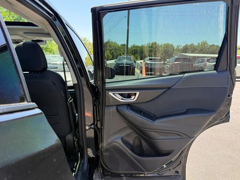 Used 2024 Subaru Forester Premium AWD/4WD image 27