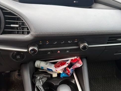 Used 2025 MAZDA MAZDA3 s FWD image 2