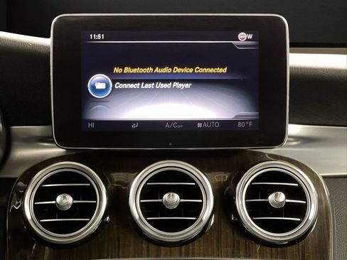 Used 2019 Mercedes-Benz GLC 300 4MATIC image 32