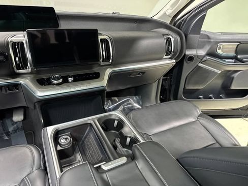 Used 2025 Ford Expedition Platinum AWD/4WD image 22
