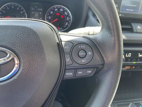 Used 2022 Toyota RAV4 XLE image 14