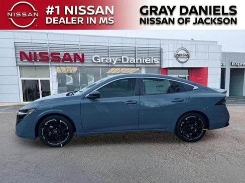 New 2026 Nissan Sentra SR w/ SR Premium Package FWD image 4