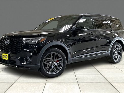 Certified 2025 Ford Explorer ST-Line w/ ST-Line Street Pack image 2