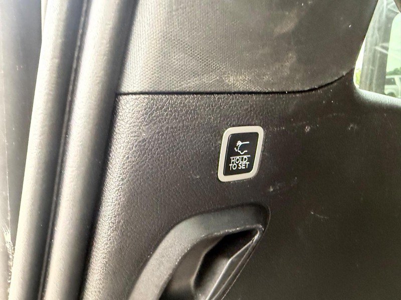 Used 2024 Jeep Wagoneer Series II AWD/4WD image 6