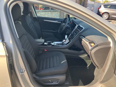 Used 2015 Ford Fusion SE image 14