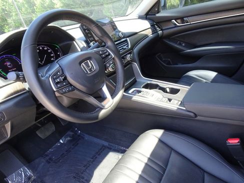 Used 2021 Honda Accord Touring image 11