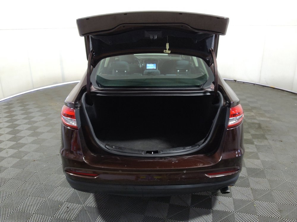 Used 2019 Ford Fusion SE FWD image 29