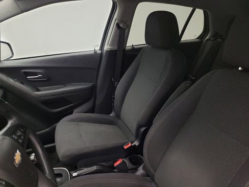 Used 2020 Chevrolet Trax LS w/ Tint and Cruise Package FWD image 17