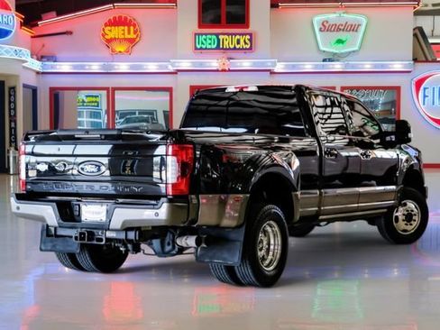 Used 2019 Ford F350 King Ranch w/ King Ranch Ultimate Package AWD/4WD image 3
