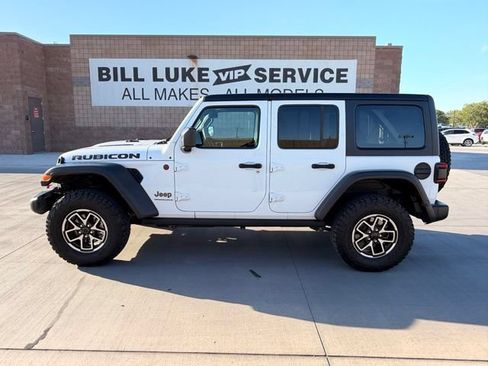 Used 2025 Jeep Wrangler Unlimited Rubicon w/ Convenience Group AWD/4WD image 11