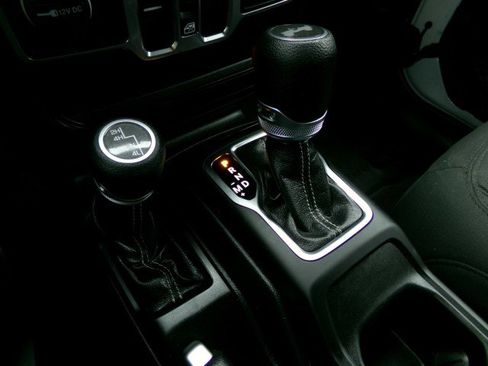 Used 2021 Jeep Wrangler Unlimited Sahara w/ LED Lighting Group image 12