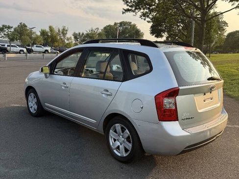 Used 2009 Kia Rondo LX FWD image 5
