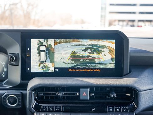 Used 2025 Toyota Land Cruiser image 36