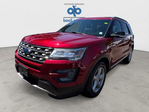 Used 2016 Ford Explorer XLT w/ Equipment Group 202A AWD/4WD image 2