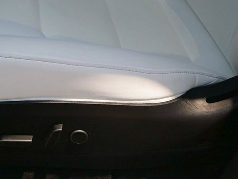 Used 2021 Tesla Model Y Long Range image 15