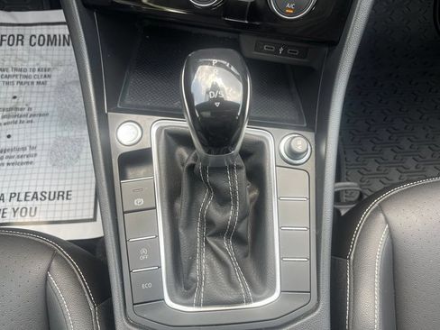 Used 2023 Volkswagen Jetta SE FWD image 15