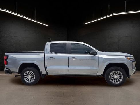 Used 2024 Chevrolet Colorado LT w/ LT Convenience Package III RWD image 8
