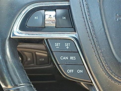 Used 2017 Lincoln Continental Select w/ Climate Package AWD/4WD image 22